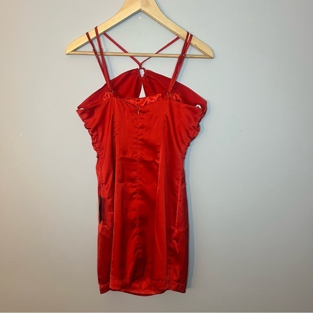 Lulu’s Chic For The Night Red Sleek Satin O-Ring Halter Mini Dress Sz M NWT - Picture 12 of 15